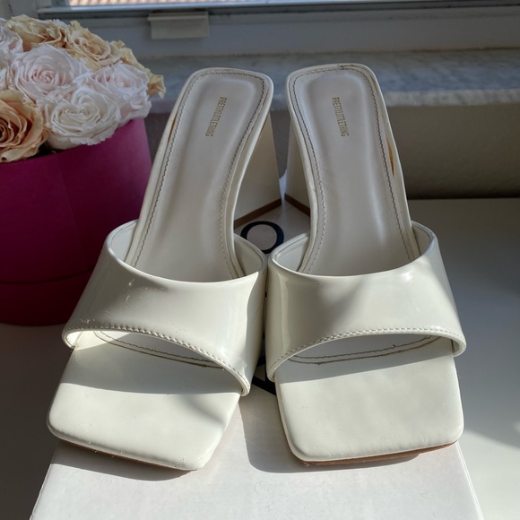 White kitten heels - Picture 2 of 4